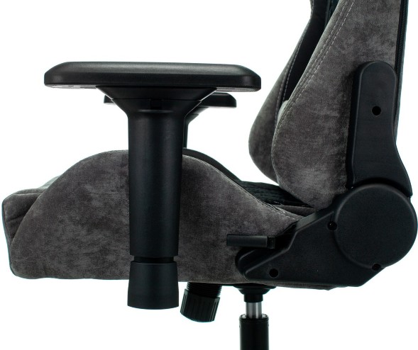 Кресло игровое Zombie VIKING 7 KNIGHT Fabric